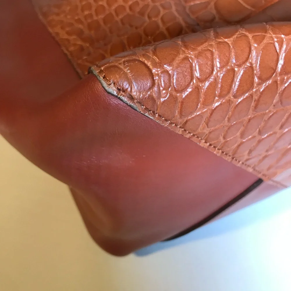 Signature V Crocodile-Embossed Leather & Smooth Leather Tote AS IS interior - Picture 13 of 16